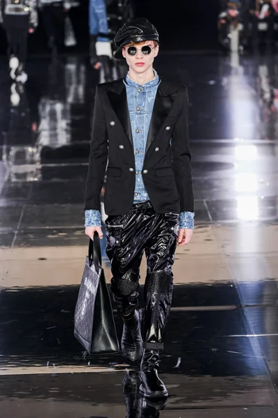 Look 60